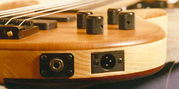 Musicant-Mannheim-Gitarrenladen-32-Gitarre-Details-1
